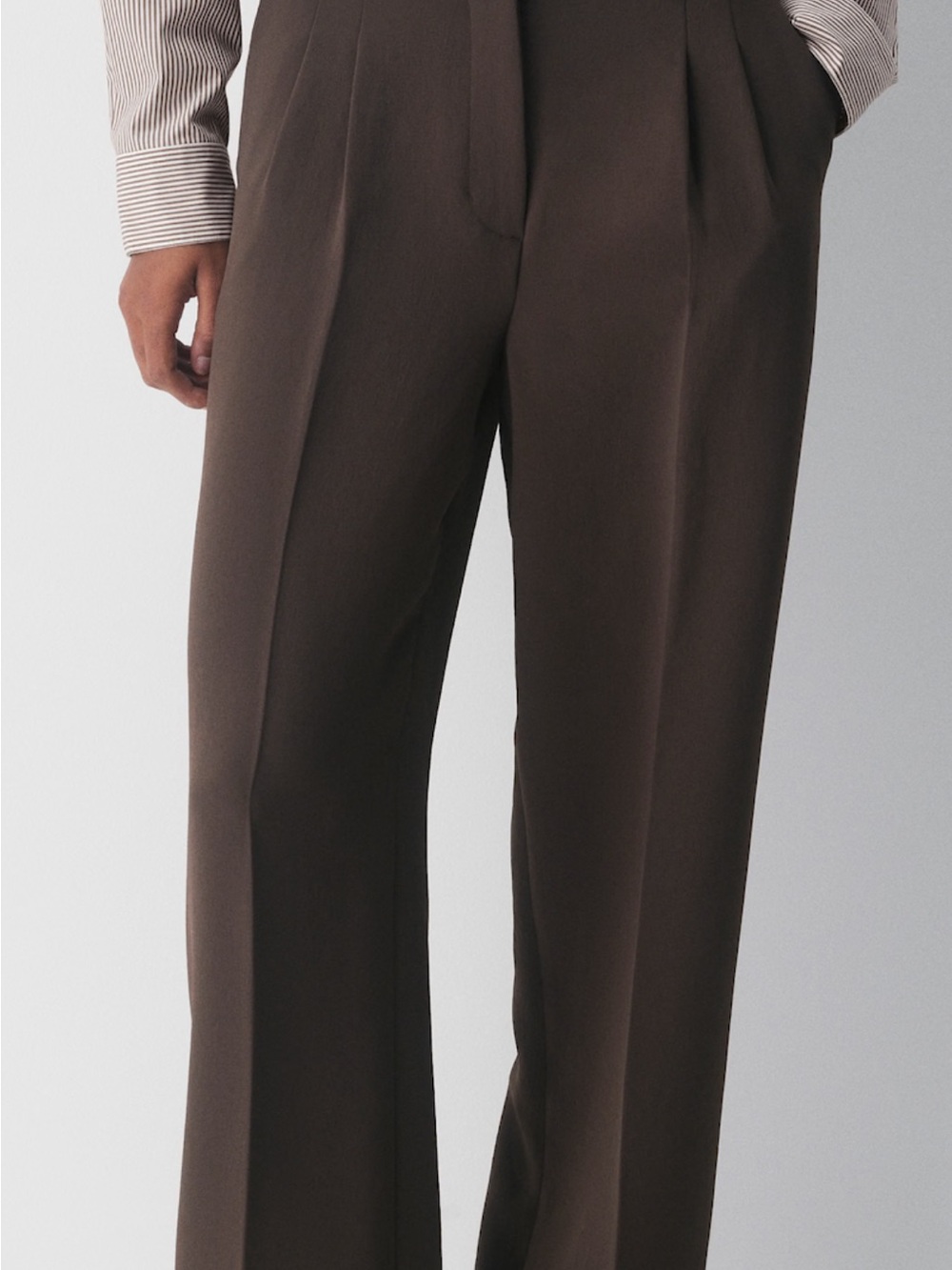 Aritzia Effortless Pants - Creppette material